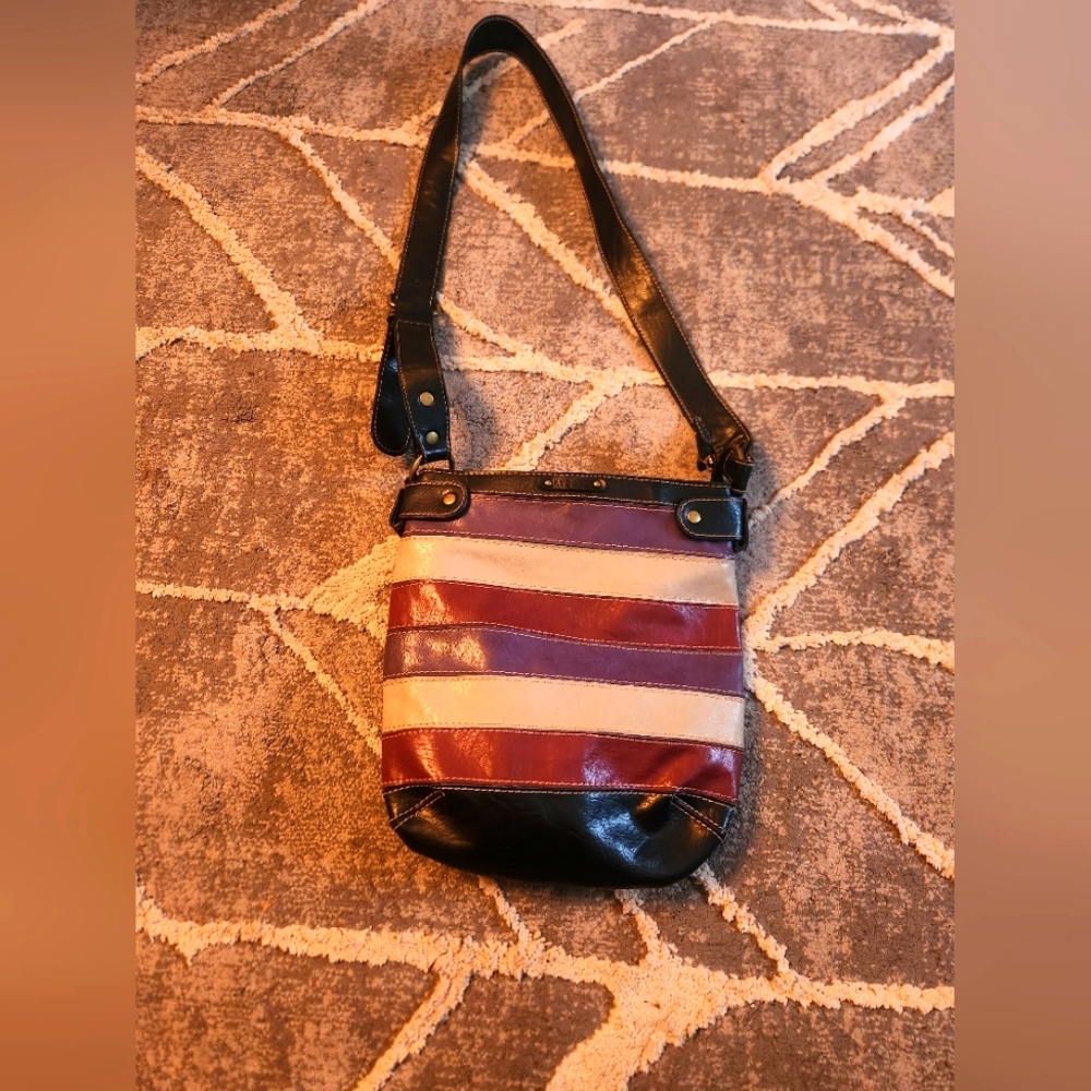 Axcess shoulder bag